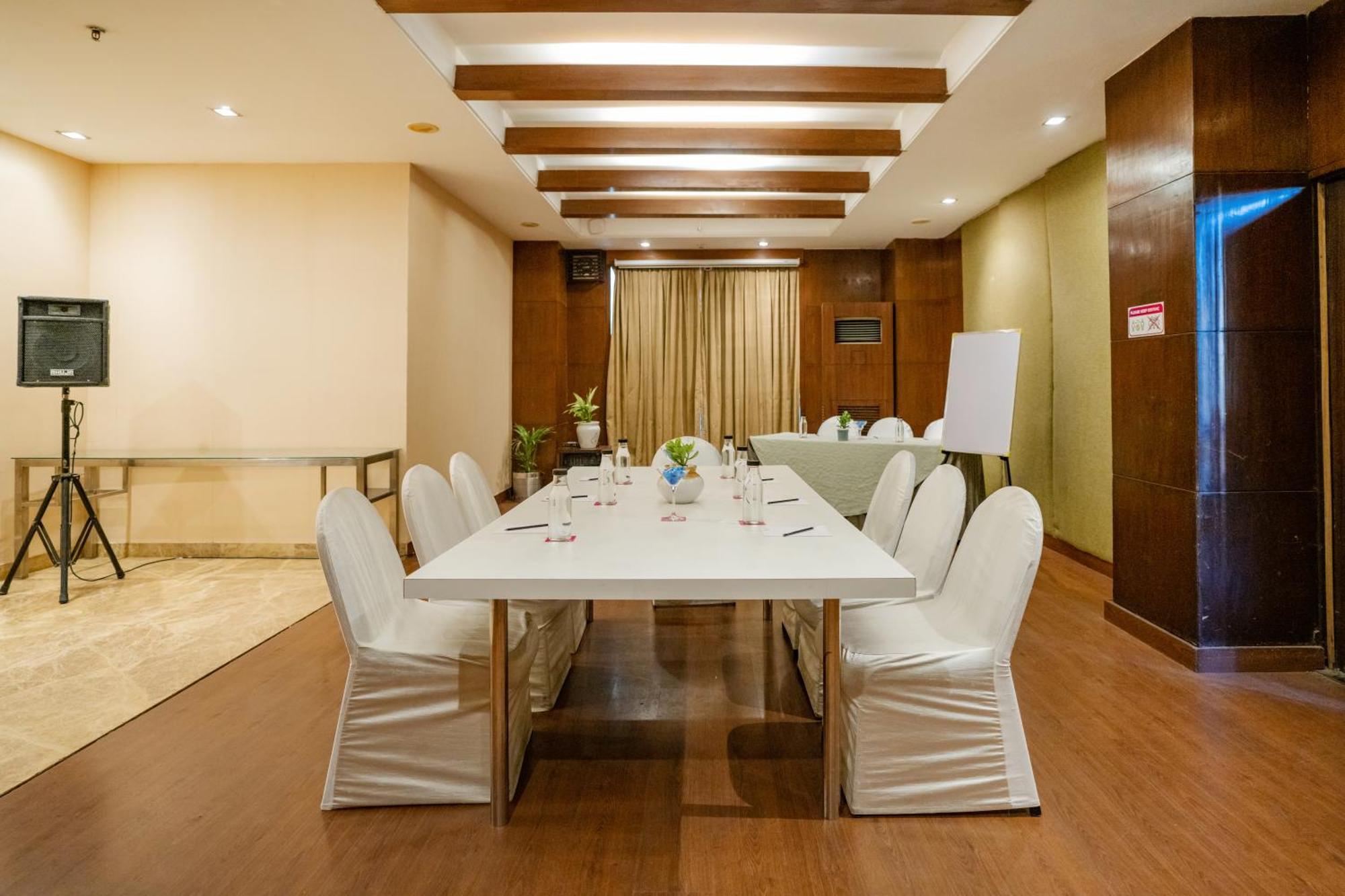 Royal Orchid Central Jaipur, Bani Park Exterior photo