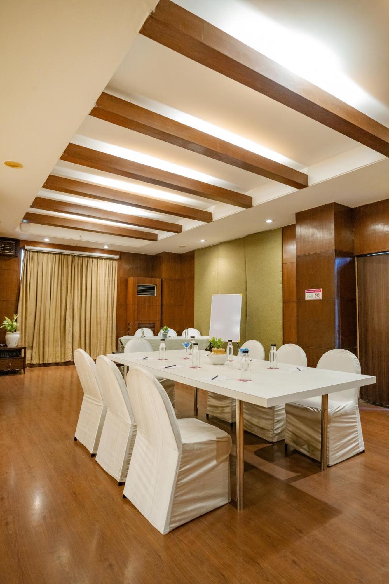 Royal Orchid Central Jaipur, Bani Park Exterior photo
